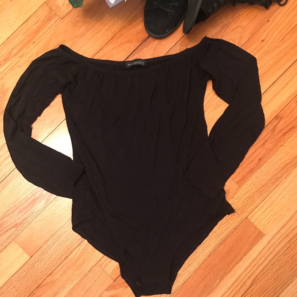 🖤🔥MISSGUIDED: Off-the-Shoulder Bodysuit!